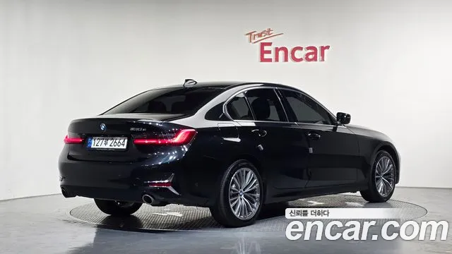 BMW 3 серии 2021 thumb 2