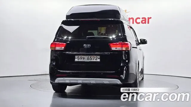 Kia Carnival 2017 thumb 10