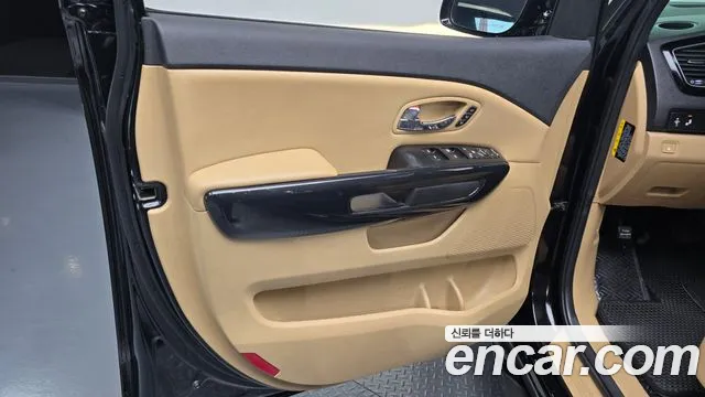 Kia Carnival 2017 thumb 4