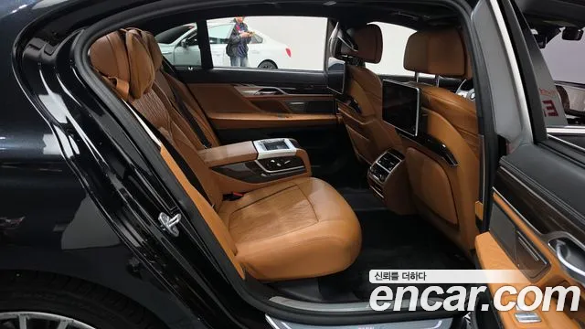 BMW 7 серии 2020 thumb 2