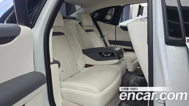 Rolls-Royce Ghost 2021 thumb 4