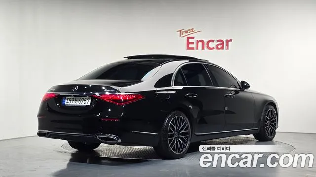 Mercedes-Benz S-Class 2023 thumb 4