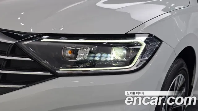 Volkswagen Jetta 2021 thumb 9
