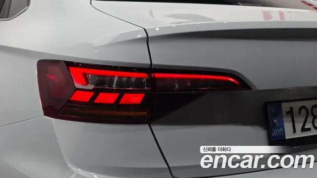 Volkswagen Jetta 2021 thumb 6
