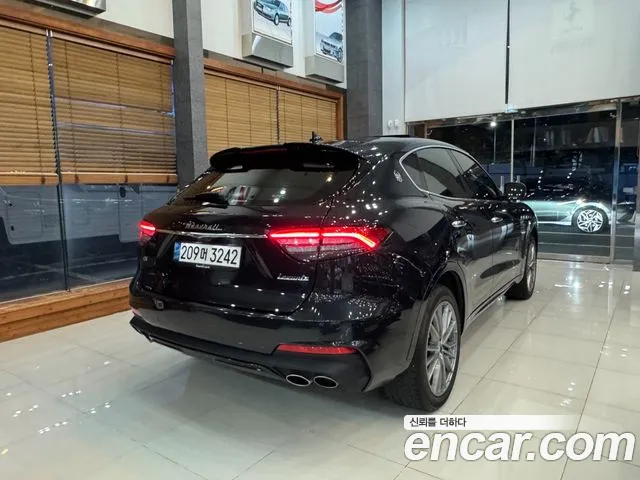 Maserati Levante 2020 thumb 12