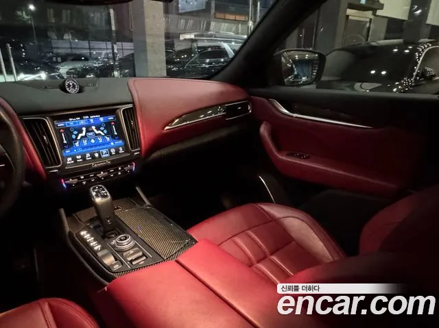 Maserati Levante 2020 thumb 9