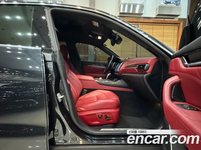 Maserati Levante 2020 thumb 6