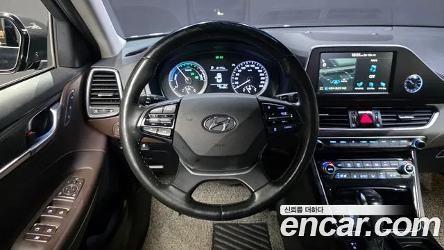 Hyundai Grandeur 2017 thumb 8