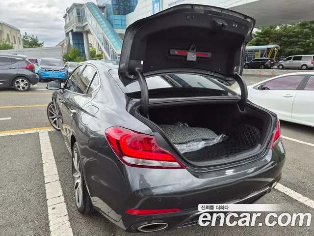 Genesis G70 2019 thumb 10