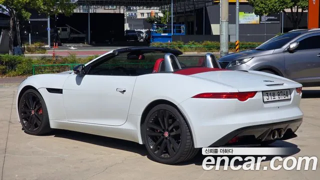 Jaguar F-Type 2015 thumb 8