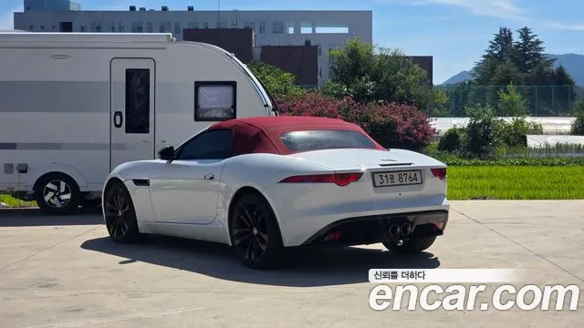 Jaguar F-Type 2015 thumb 12