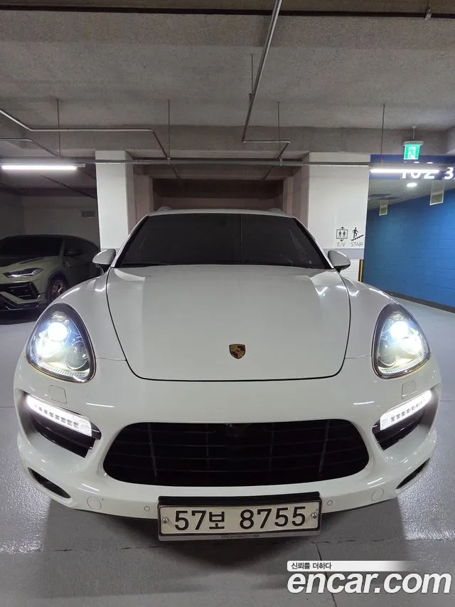 Porsche Cayenne 2013 thumb 3