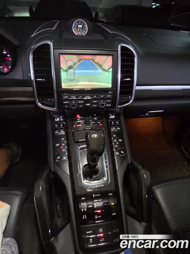 Porsche Cayenne 2013 thumb 6