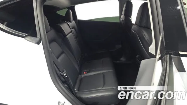 Tesla Model Y 2022 thumb 11