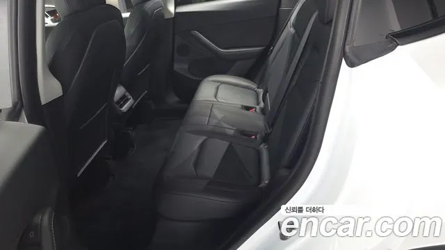 Tesla Model Y 2022 thumb 12