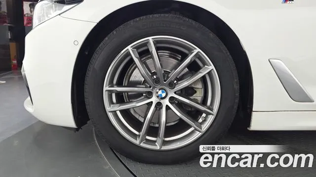 BMW 5 серии 2018 thumb 5