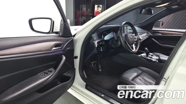 BMW 5 серии 2018 thumb 10