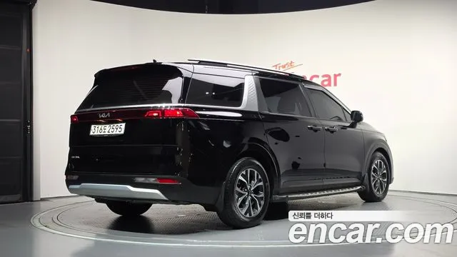 Kia Carnival 2023 thumb 2