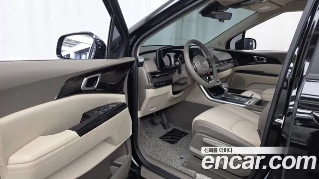 Kia Carnival 2023 thumb 10
