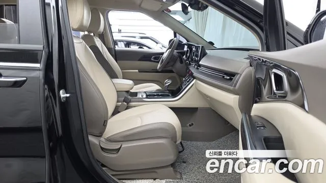 Kia Carnival 2023 thumb 11