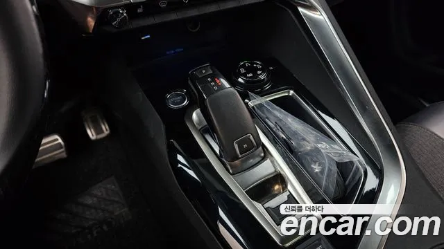 Peugeot 5008 2018 thumb 9