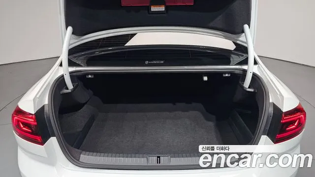 Volkswagen Passat (North America and China) 2022 thumb 12