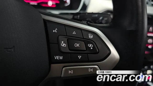 Volkswagen Passat (North America and China) 2022 thumb 4