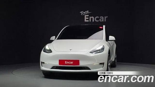Tesla Model Y 2021 thumb 3
