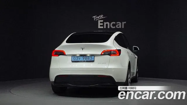 Tesla Model Y 2021 thumb 4