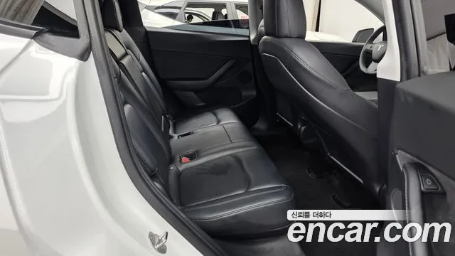 Tesla Model Y 2021 thumb 11