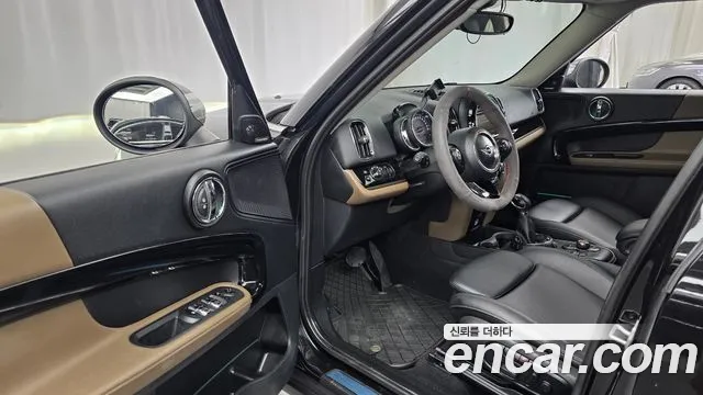 Mini Countryman 2017 thumb 10