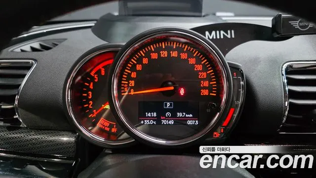 Mini Clubman 2019 thumb 8
