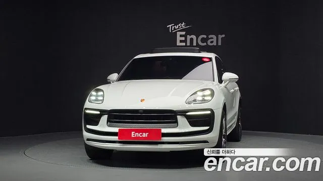 Porsche Macan 2022 thumb 3