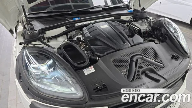 Porsche Macan 2022 thumb 6