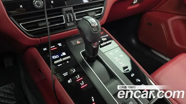 Porsche Macan 2022 thumb 9