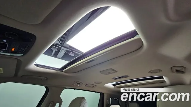 Kia Carnival 2024 thumb 10