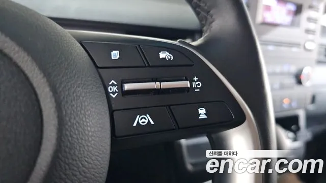 Hyundai Staria 2024 thumb 5