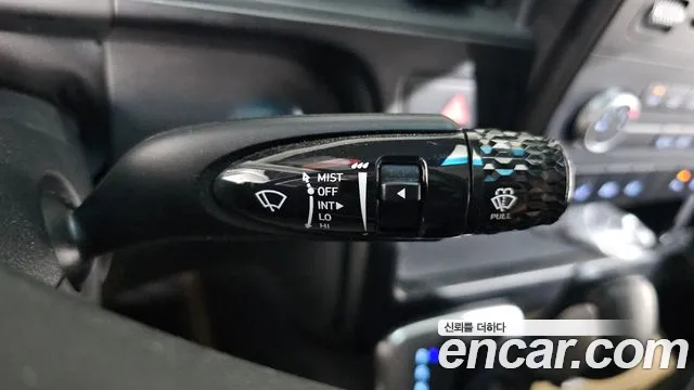 Hyundai Staria 2024 thumb 6