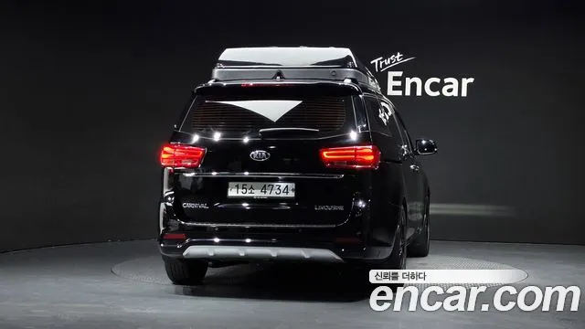 Kia Carnival 2018 thumb 3