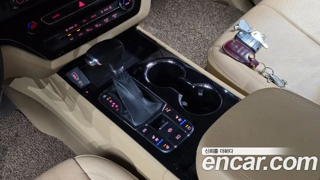 Kia Carnival 2018 thumb 8