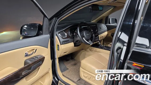 Kia Carnival 2018 thumb 9
