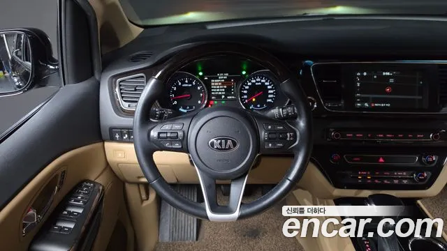 Kia Carnival 2018 thumb 11