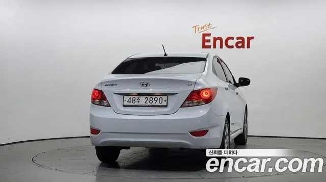 Hyundai Accent 2019 thumb 3