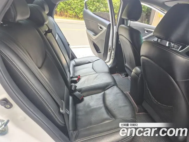 Hyundai Avante 2012 thumb 4