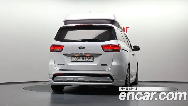 Kia Carnival 2017 thumb 12
