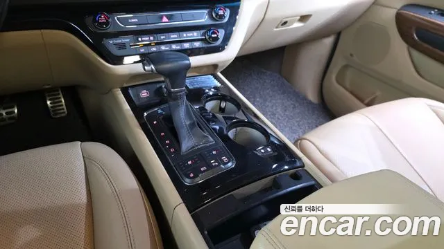 Kia Carnival 2017 thumb 2