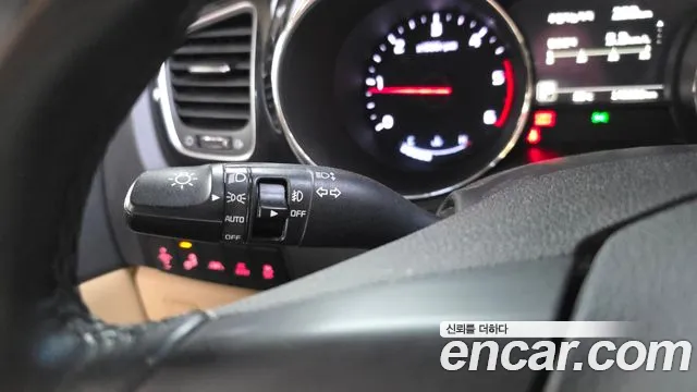 Kia Carnival 2017 thumb 6