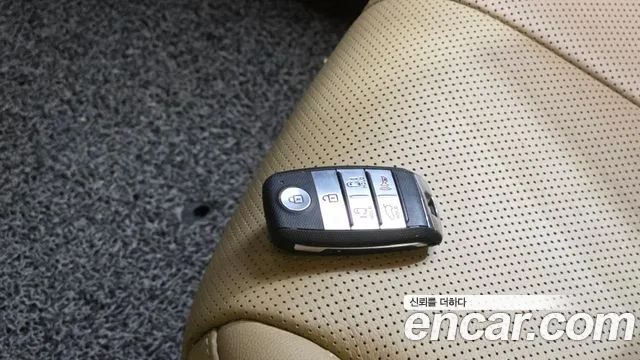 Kia Carnival 2017 thumb 10