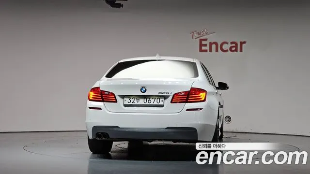 BMW 5 серии 2016 thumb 3