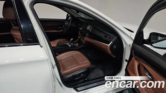 BMW 5 серии 2016 thumb 10